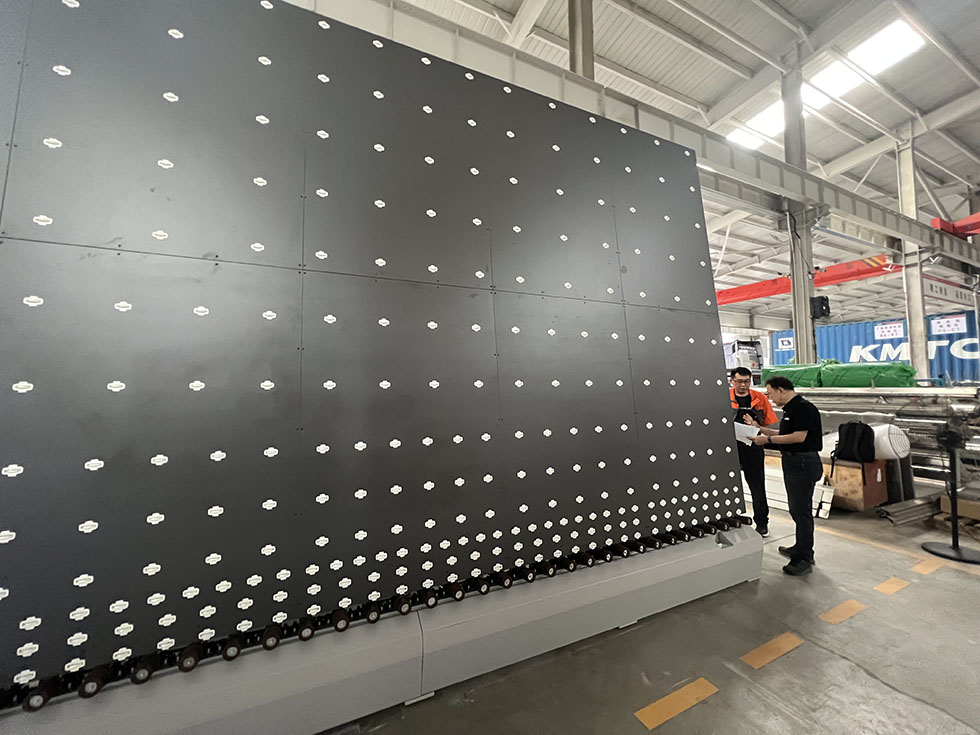 1718067545390450.jpg Lisec-customized-vertical-glass-washing-machine-delivery-106.jpg