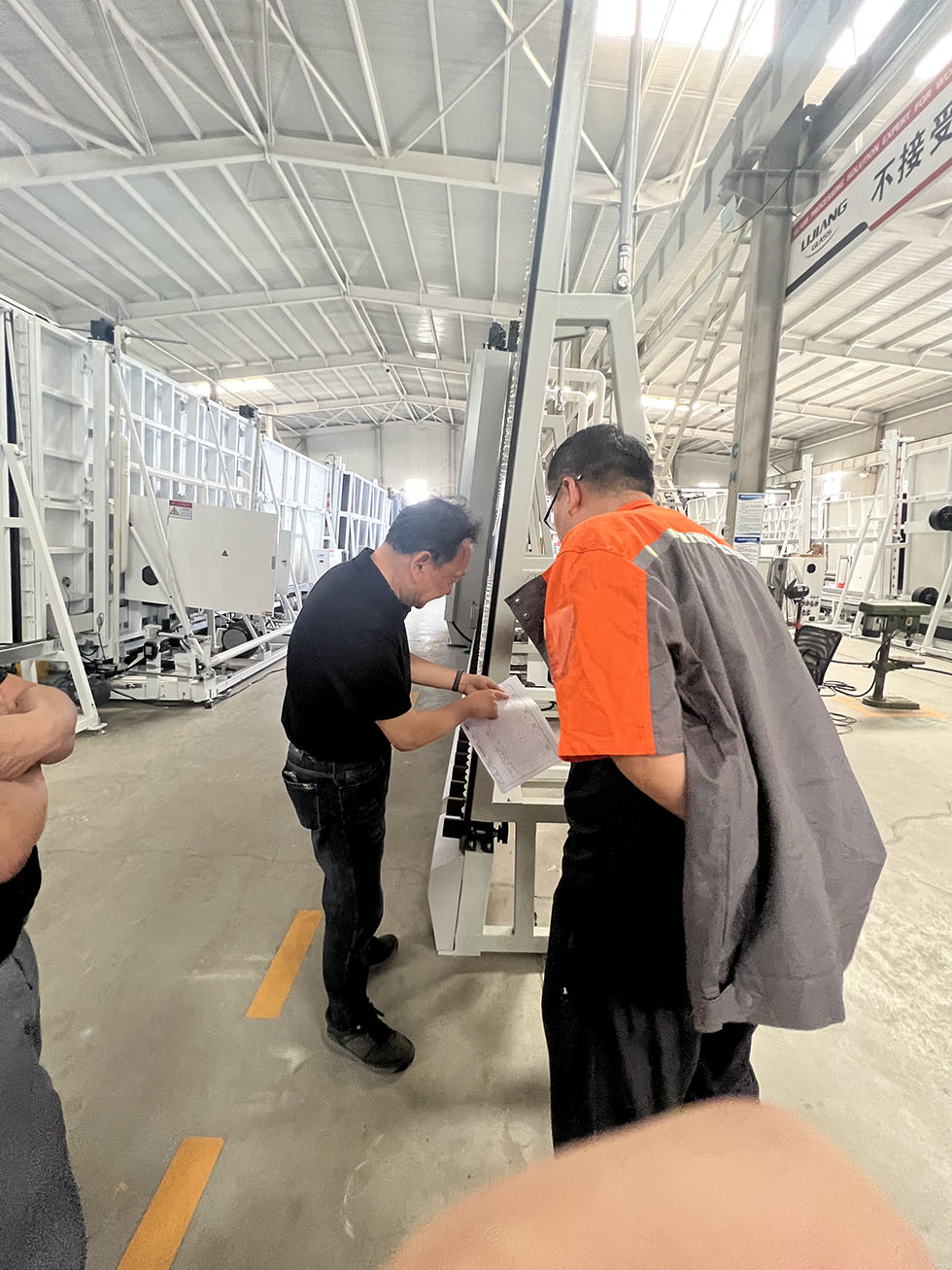 1718067591555343.jpg Lisec-customized-vertical-glass-washing-machine-delivery-103.jpg