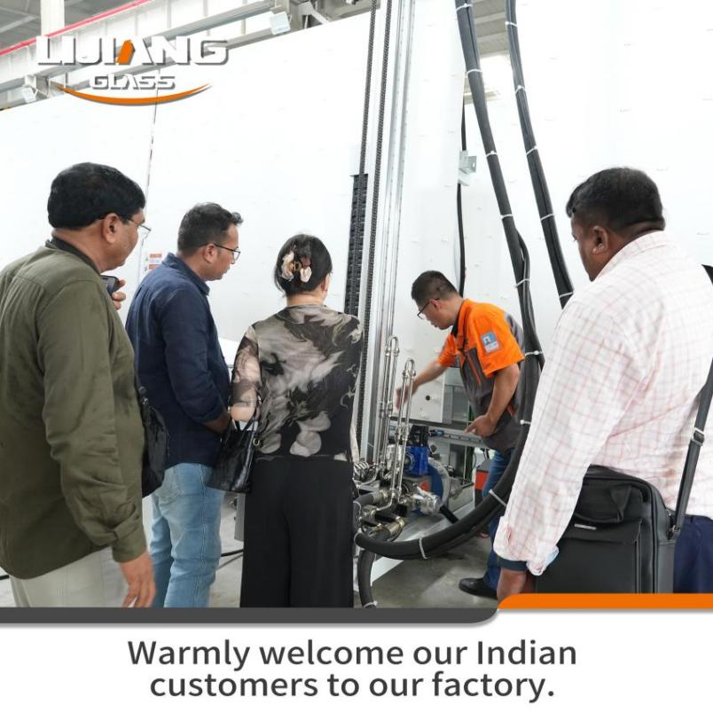 1723447940507556.jpg Warmly-welcome-customers-from-India-to-visit-our-company-01.jpg