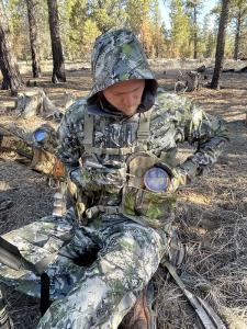 AUSCAMOTEK Camouflage Hunting Vest with Detachable Seat Cushion for Turkey Dove and Upland Bird Hunting