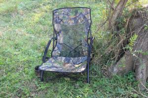 AUSCAMOTEK Low Profile Hunting Chair, Portable Folding Camo Ground Blind Chair with Shoulder Strap, Cup Holder, Mesh Backrest, Carry Bag & Storage Pouch, Ideal for Turkey Hunting & Outdoors