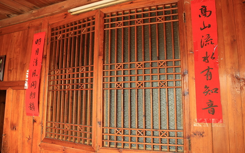 What's wood window machine?